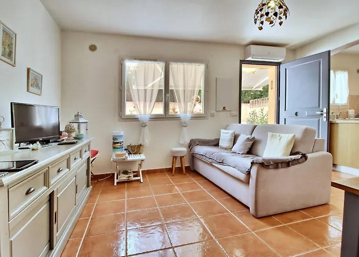 T2 Prunello By Intendance Excellency Апартаменты *