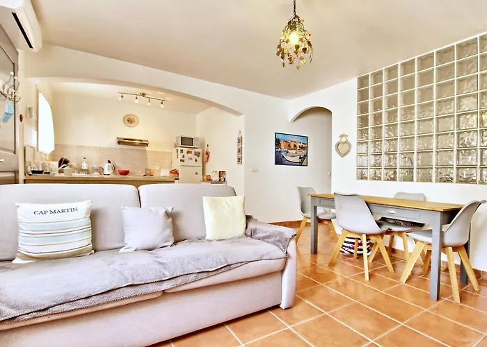 T2 Prunello By Intendance Excellency Порто-Веккьо